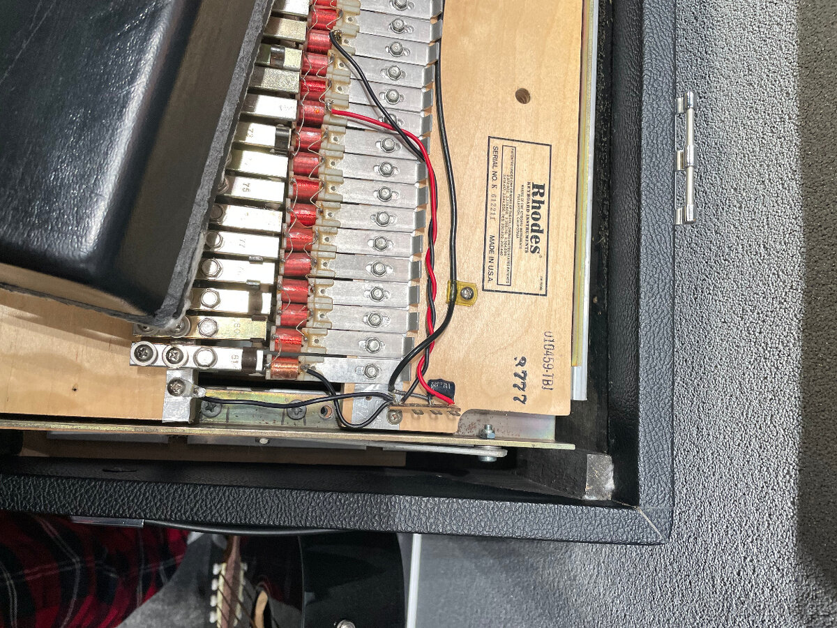 RHODES FENDER PIANO - 3