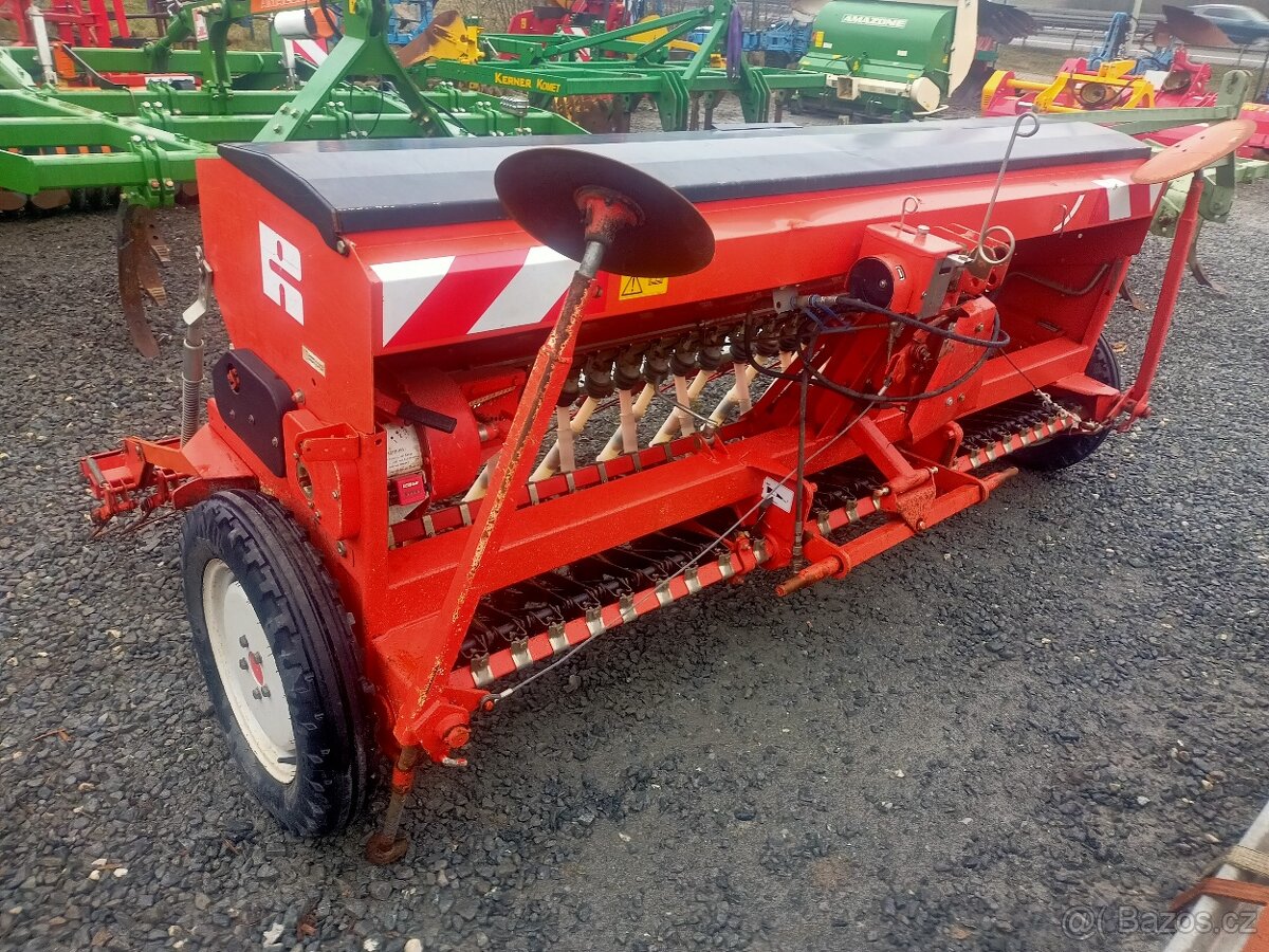 Pěkný secí stroj Reformy 3 m - 3