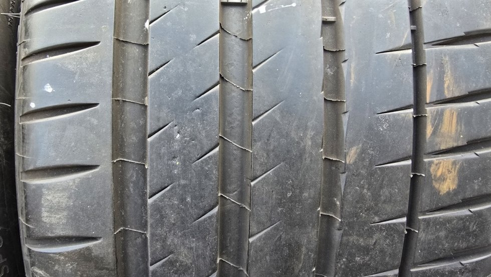 Letní pneu 305/30/21 Michelin - 3