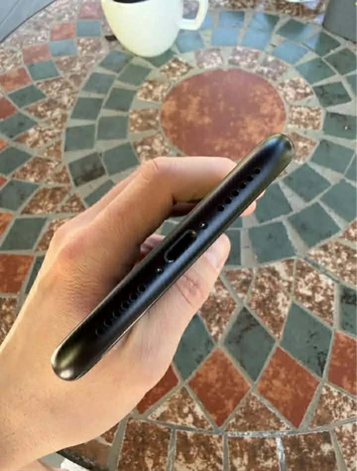 Apple iPhone XR 64GB 80% - 3