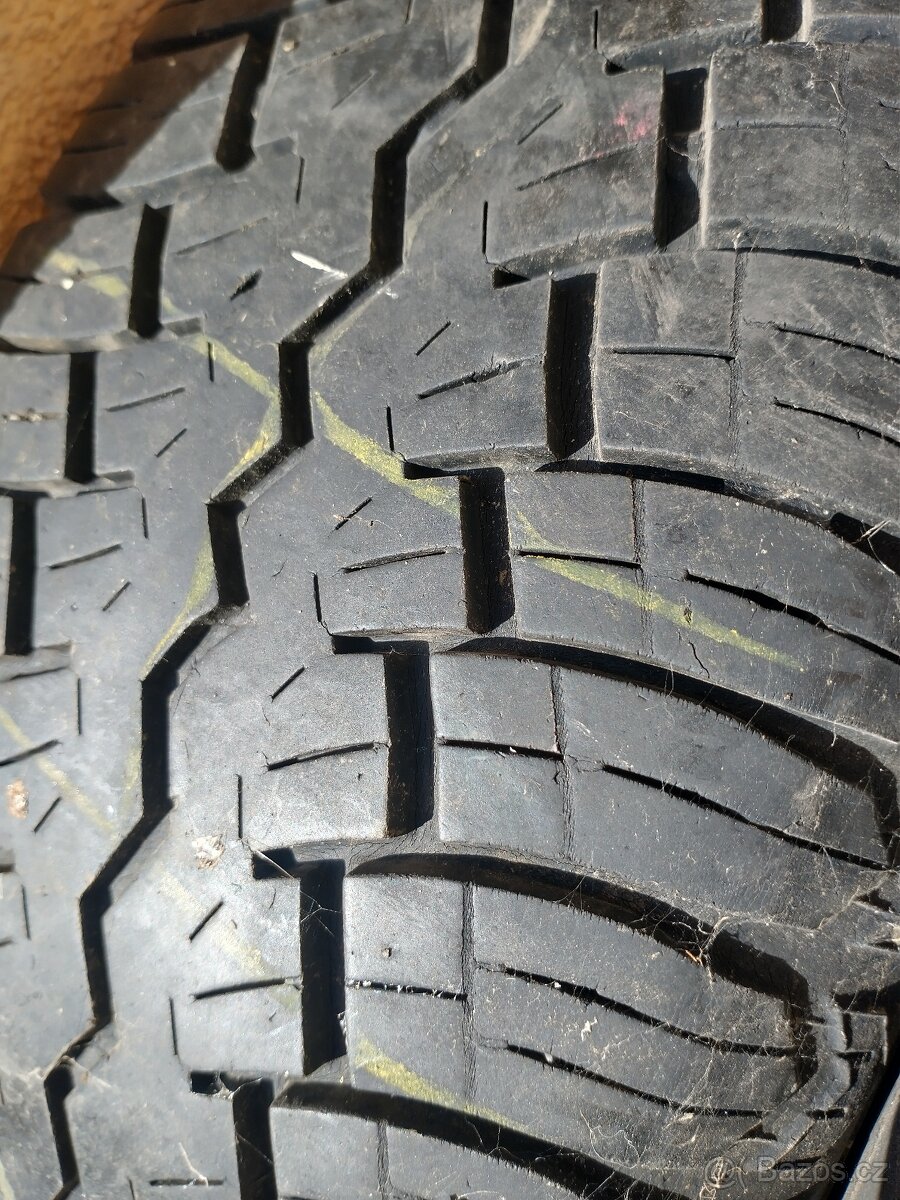 pneu 195/65/r14 - 3