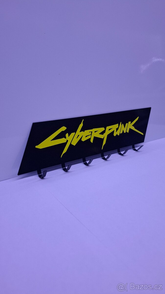 Cyberpunk věšák na klíče - 3