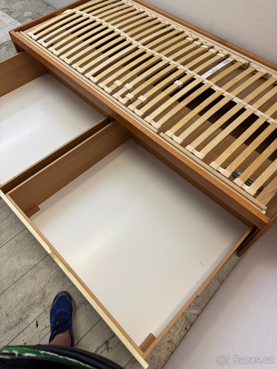 Prodám postel z masivu - 3