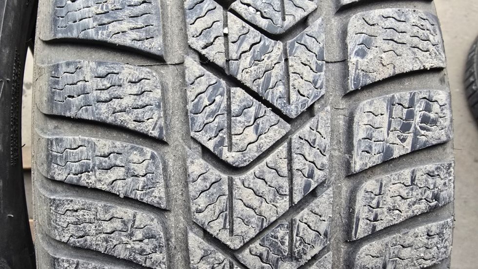 Zimní pneu 205/55/17 Pirelli - 3