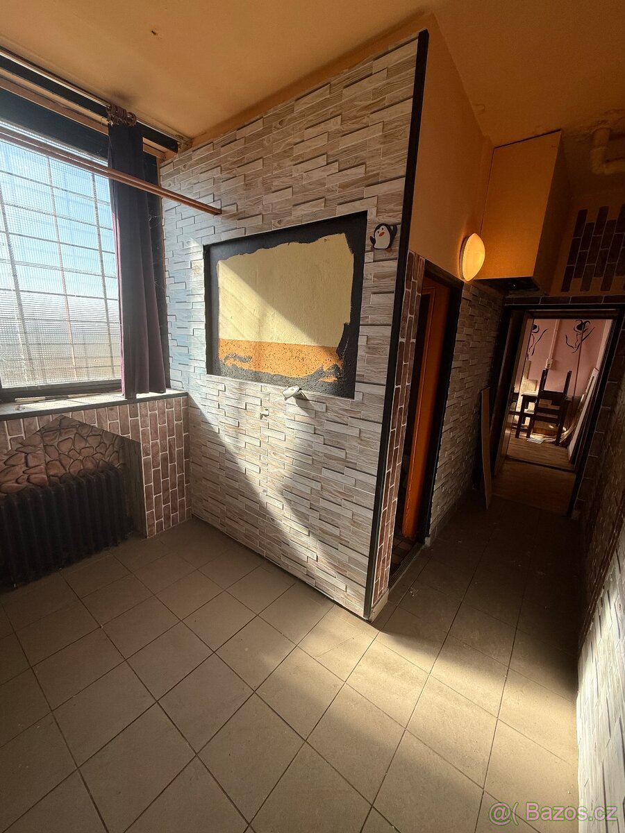 Pronájem komerčního prostoru 100 m² – Česká ulice, Most (obj - 3