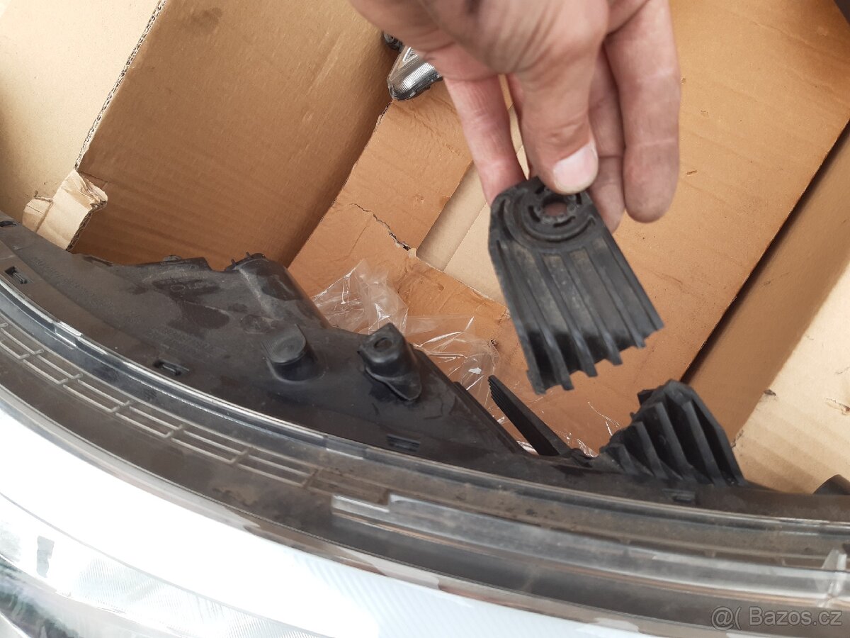 Pravé světlo Hyundai i10 - 3