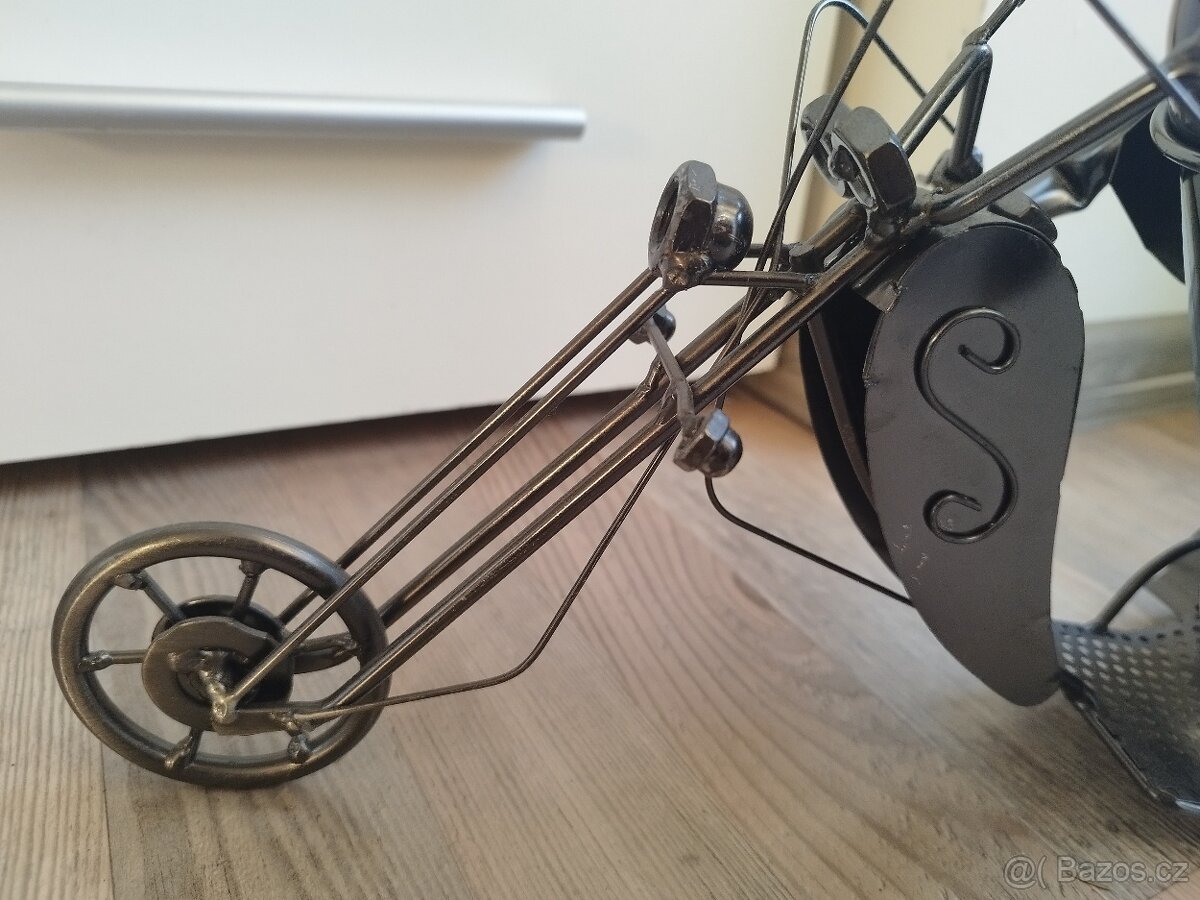 Stojan na víno harley, tříkolka, Stojan na láhev - 3