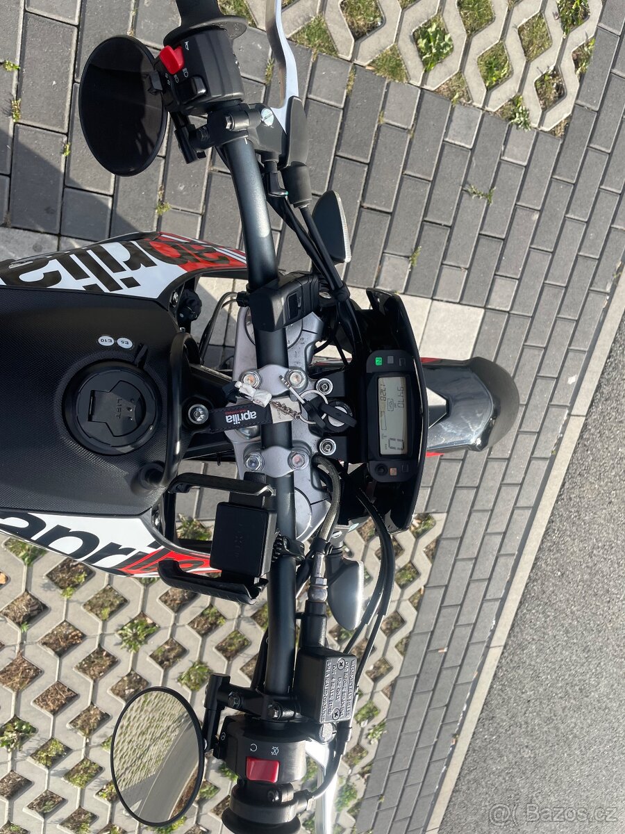 APRILIA SX 125 (2024) ABS S LADĚNÝM VÝFUKEM