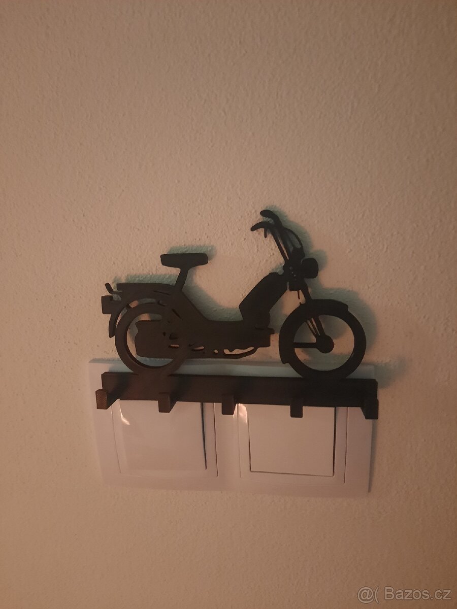 Stylový držák babetta na klíče - 3