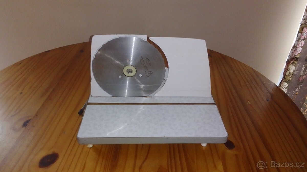 Kráječ chleba a potravin - 3