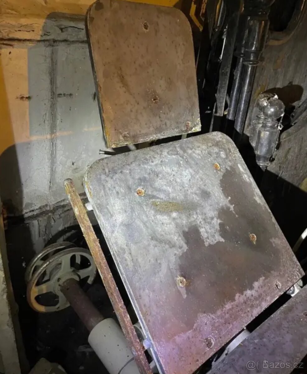 Starožitný operační stůl (1960) - 3