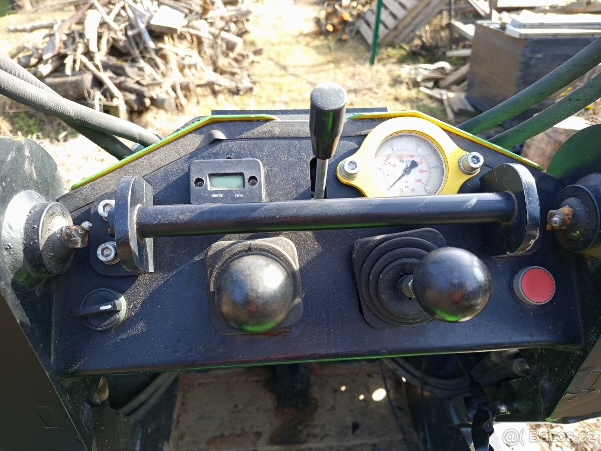 Mininakladač TUR N520 - 3