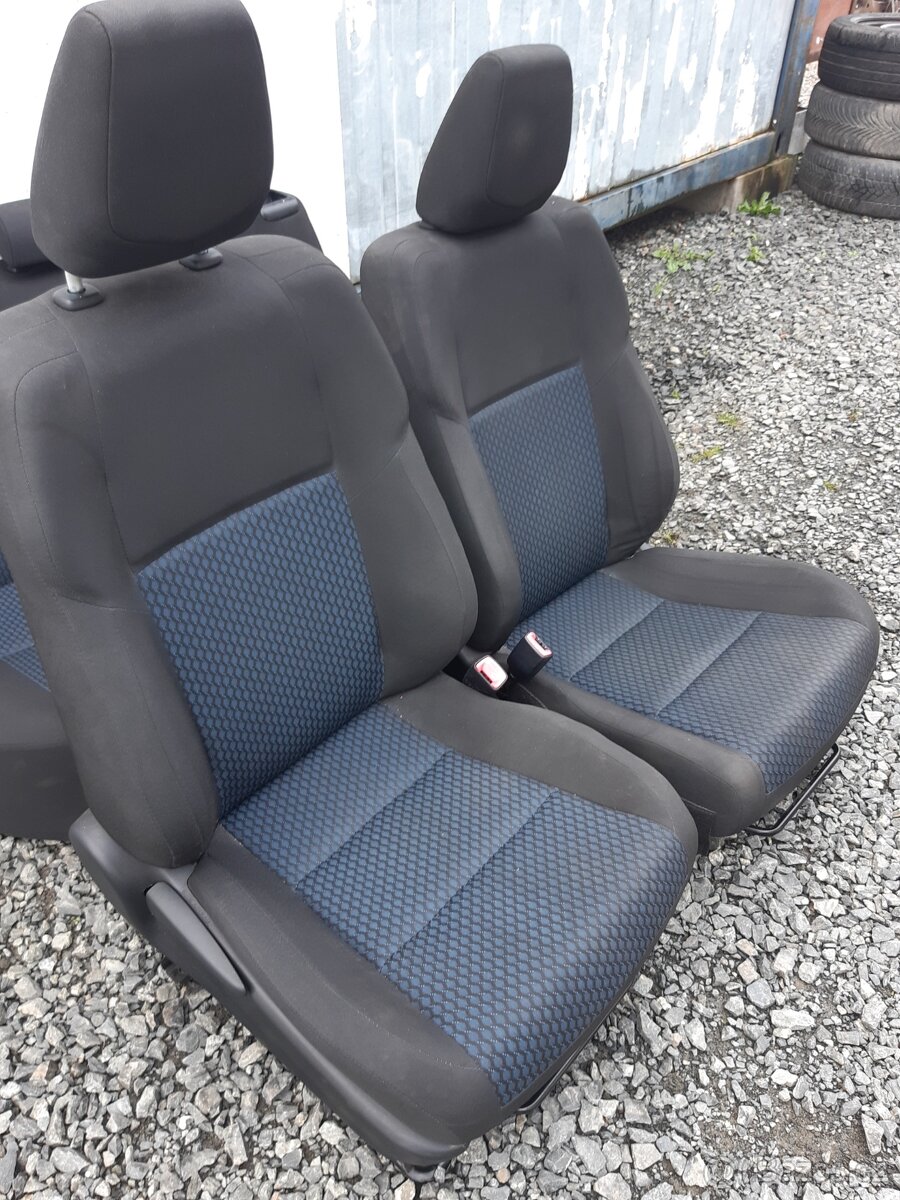 Toyota Auris sedačky - 3