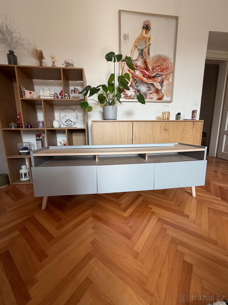 Televizní stolek - 3