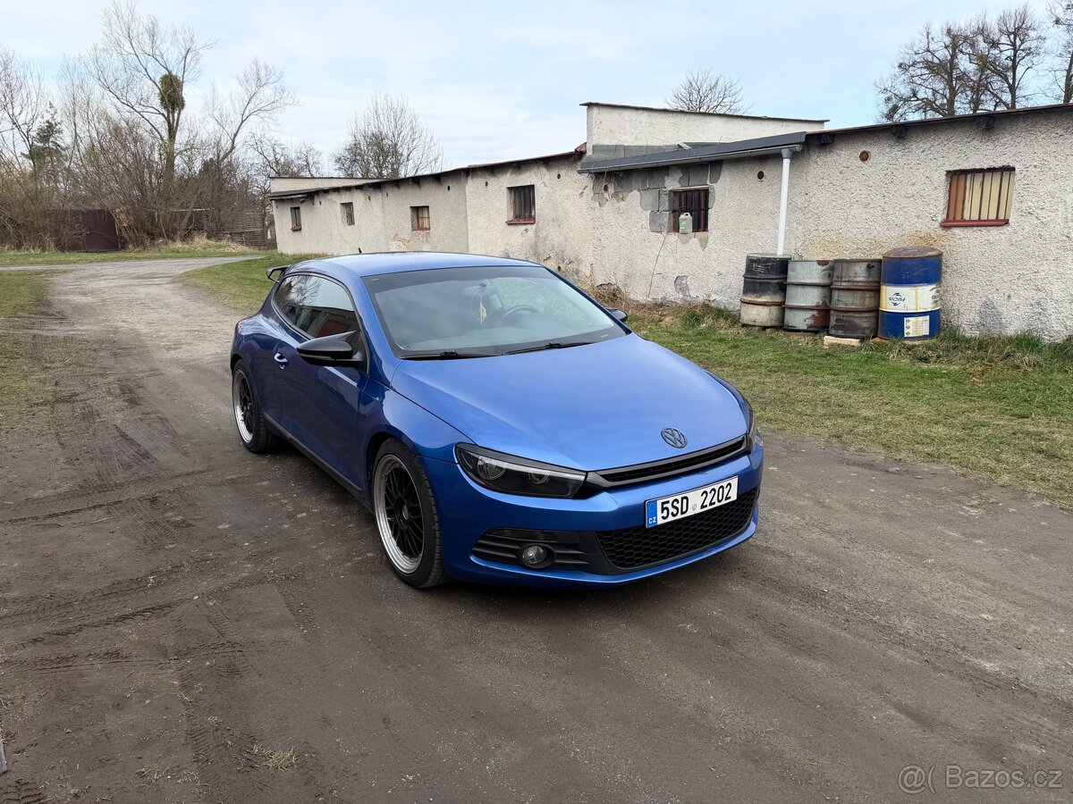 Volkswagen Scirocco 2.0 tdi - 3