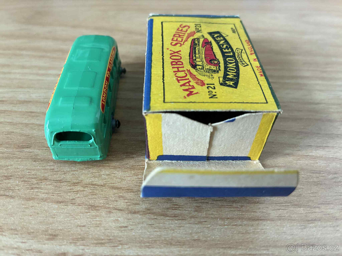 Matchbox RW no.21a Long distance coach - 3