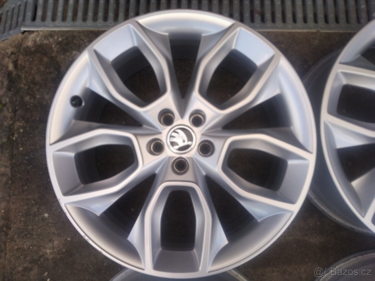 Prodám originální sadu disků Škoda Scala/Kamiq R18 - 3