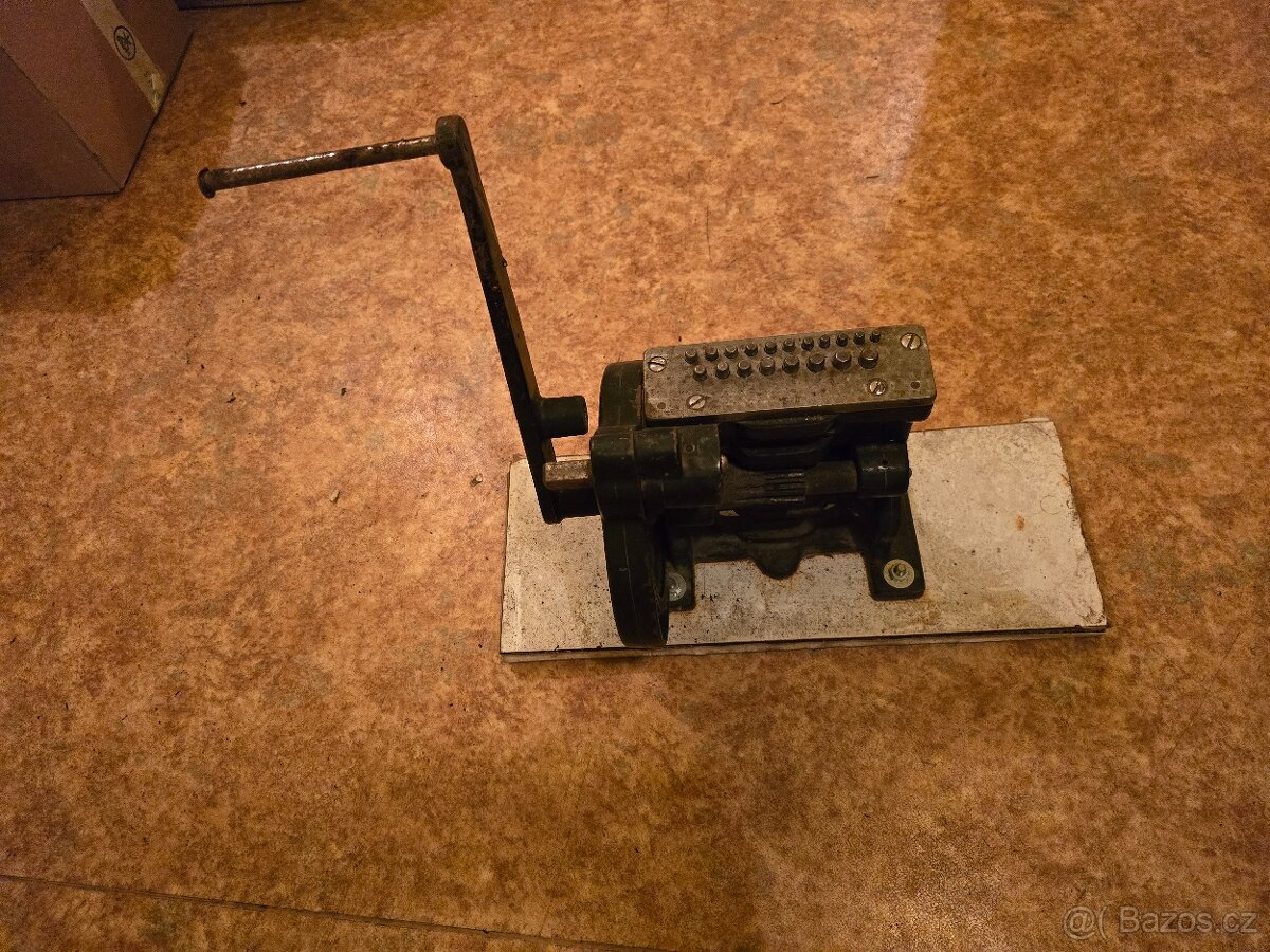 Stary zajímavý stroj SAMSON vybavení pro zubaře - 3