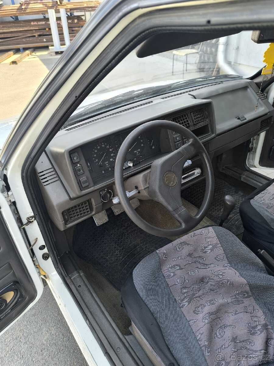 Škoda favorit 135 ls - 3