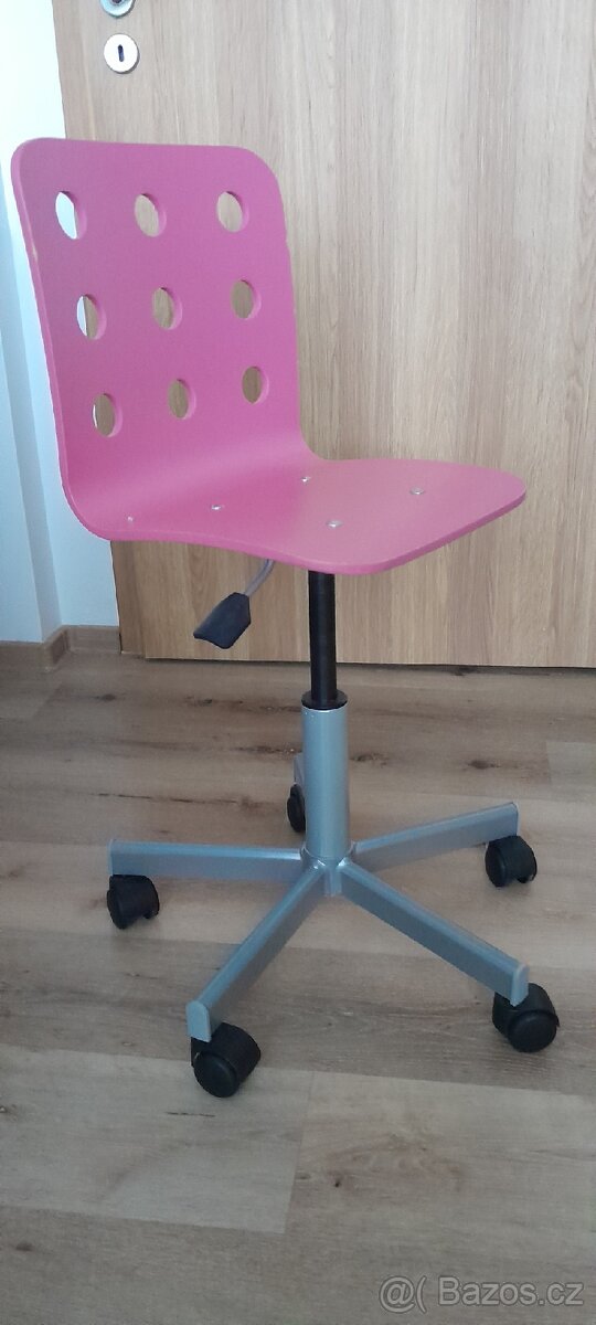 Dívčí židle - 3