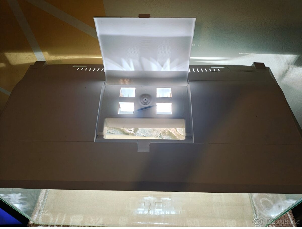Prodám akvárium 54l - 3