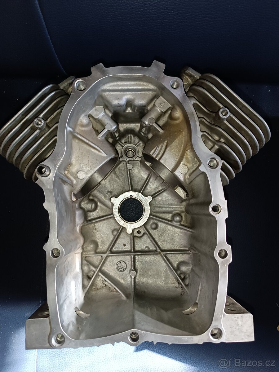 Dvouválec Briggs & Stratton 21hp - 3