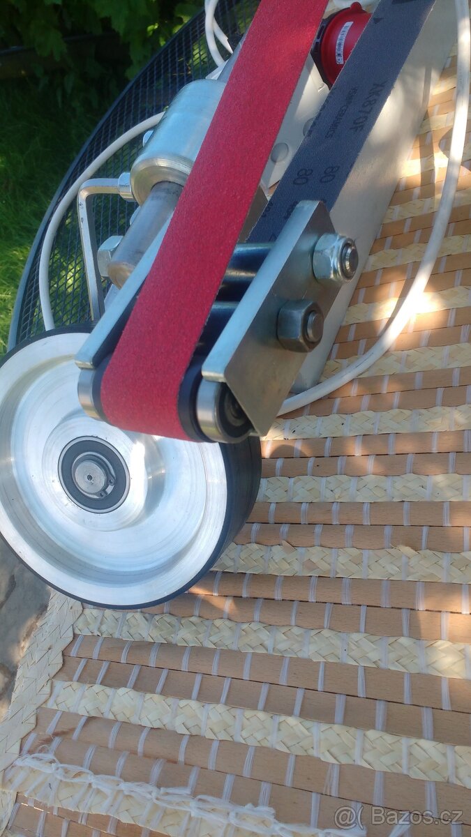 Pásová bruska na noze - 3