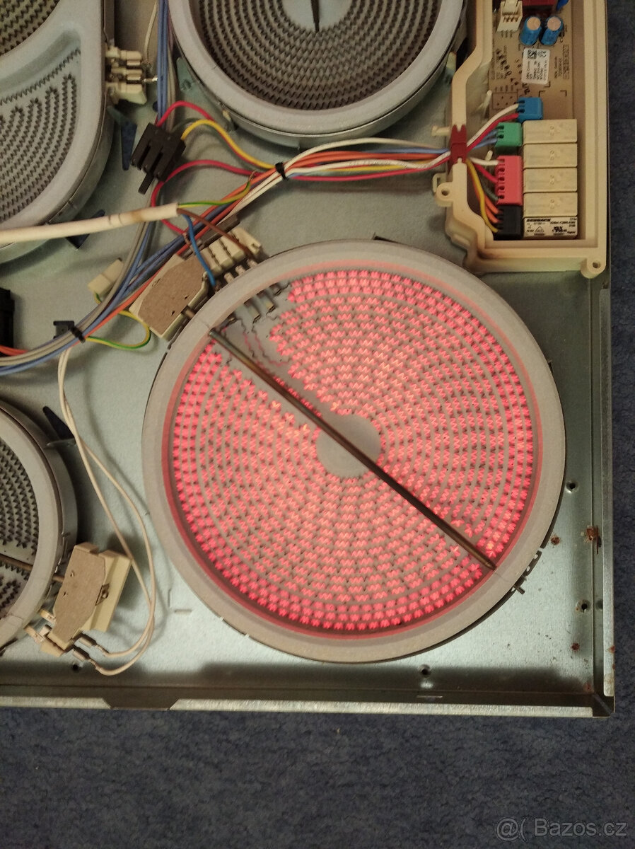 Sklokeramická varná deska Electrolux EHS 60210P - 3