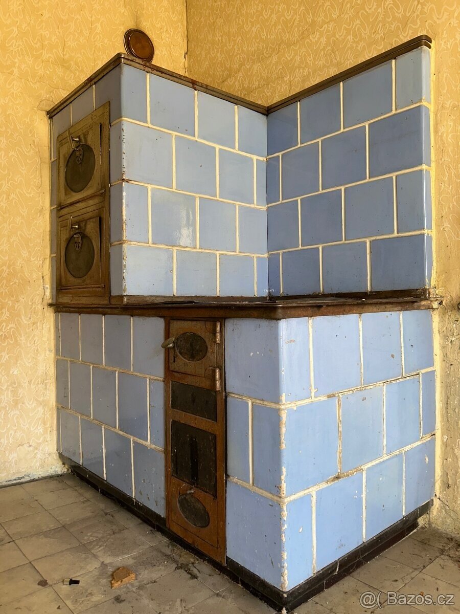 Retro kachlová kamna s troubou a plotnou – modrá klasika - 3