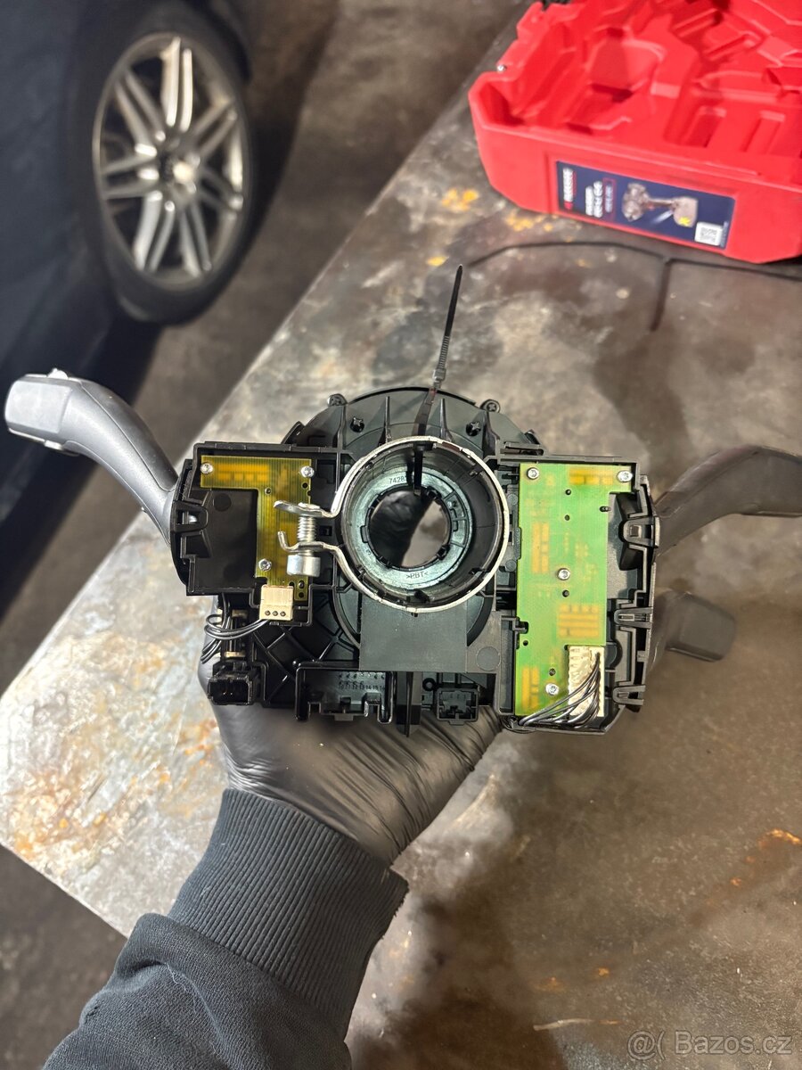 Podvolantový kroužek Audi a páčky - 3