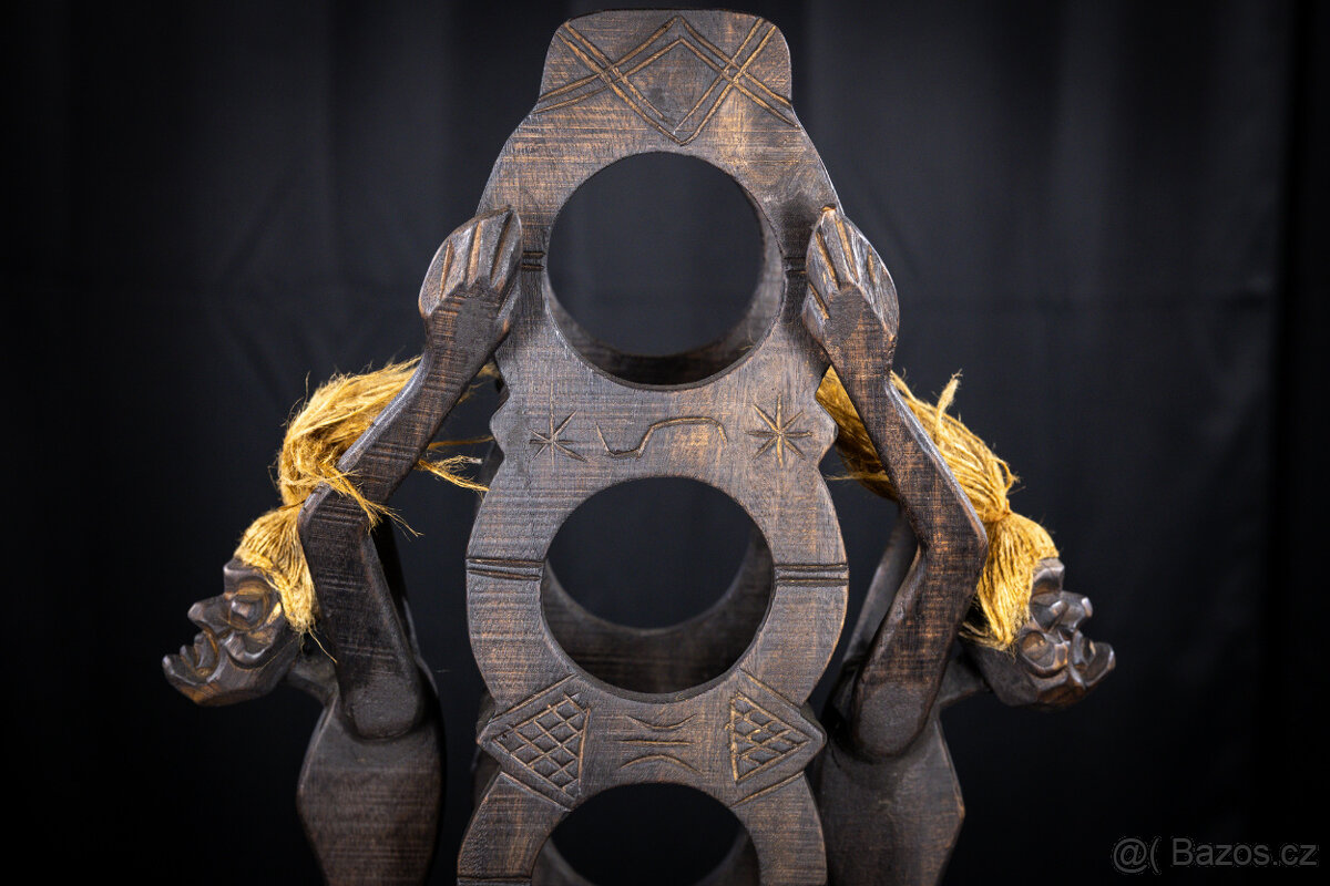 Rucne vyrezavany stojan na vino z dreva Suar (Indonezia) - 3