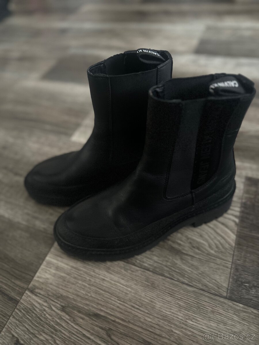 Calvin Klein Jeans černé kožené kotníkové boty – nové - 3