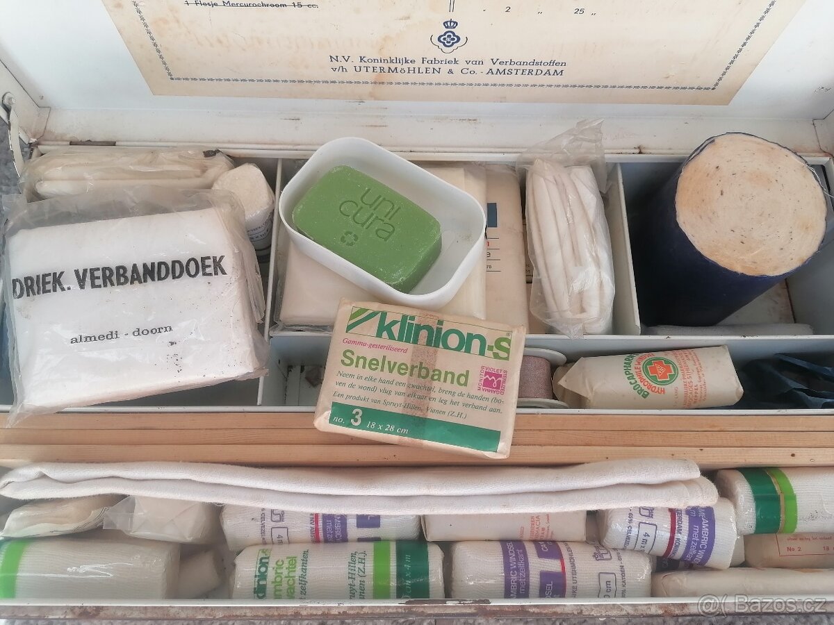 75 let stará lékárnička - 3