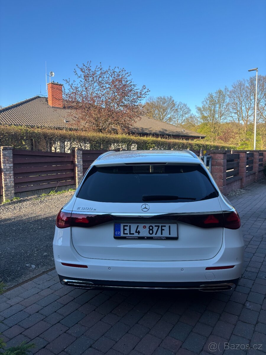 Mercedes E 300e - 3