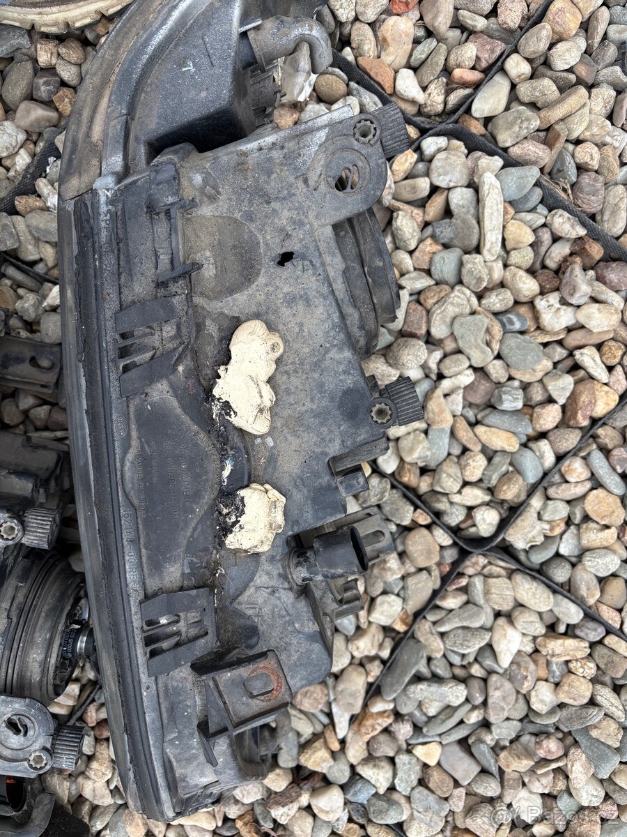 Přední světla BMW E39 - předface Xenon - 3