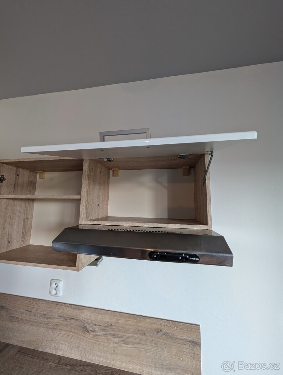 Rohová kuchyňská linka se spotřebiči - 3