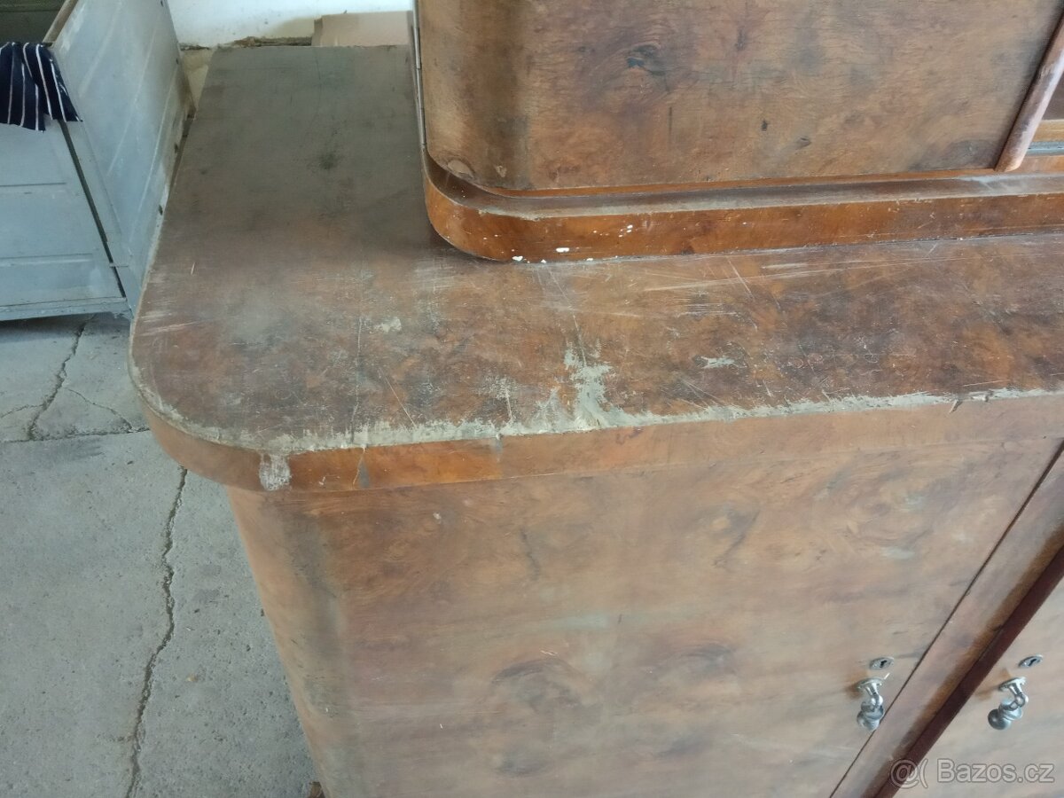 Starý nábytek, skříňka, příborník, kredenc - 3