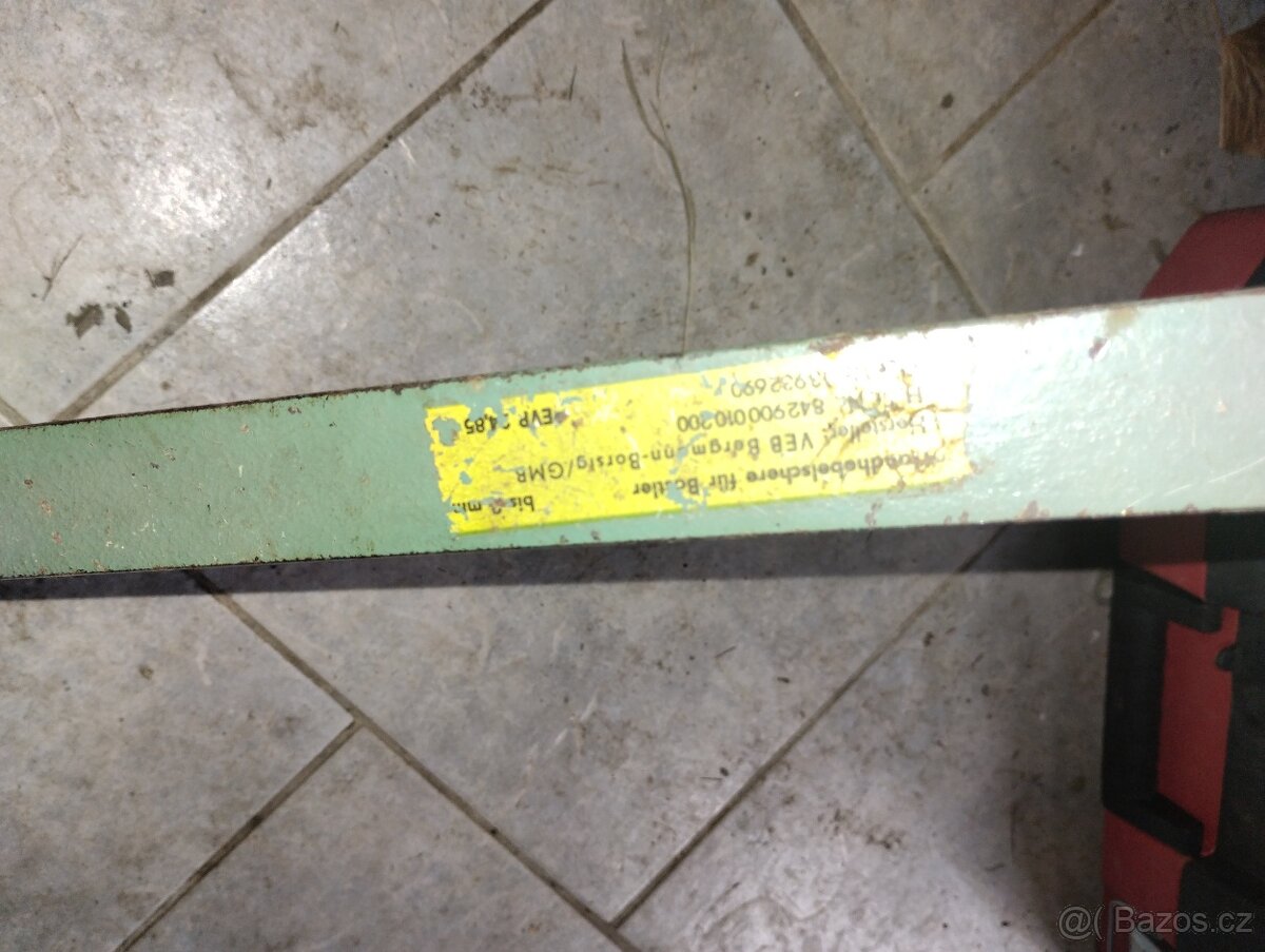 Tabulové nůžky VEB - 3