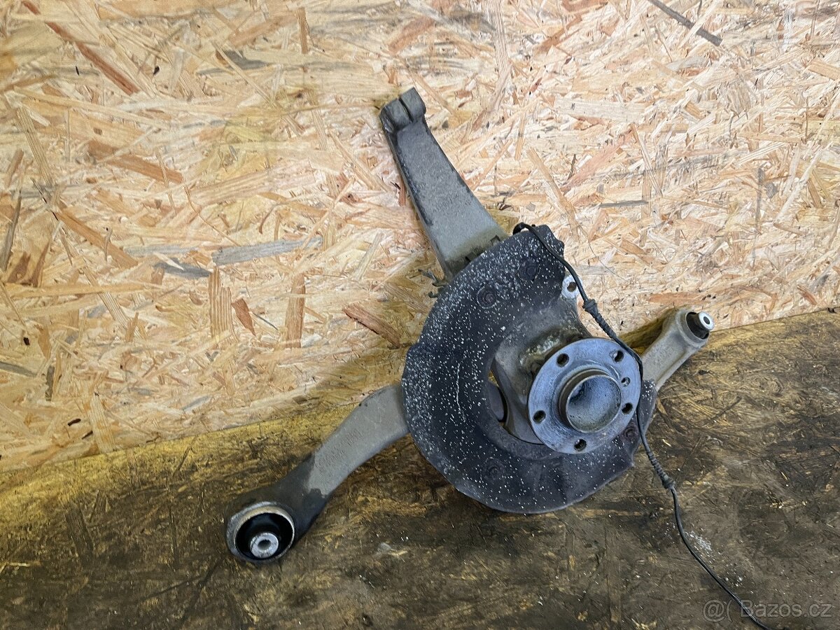 PŘEDNÍ LEVÁ TĚHLICE BMW F11/F10 3.0D 220KW - 3