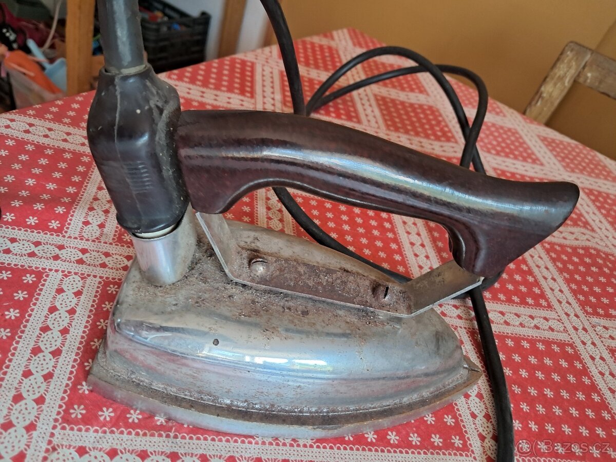 Retro funkční žehlička - 3
