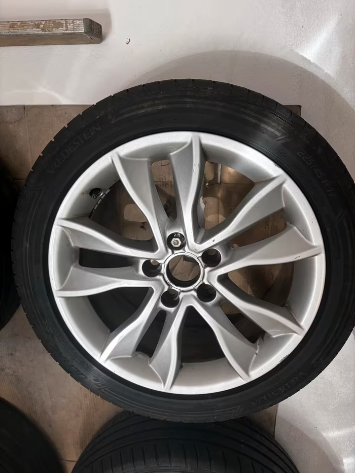 Originální litá kola Audi s pneumatikami (225/45/17) - 3