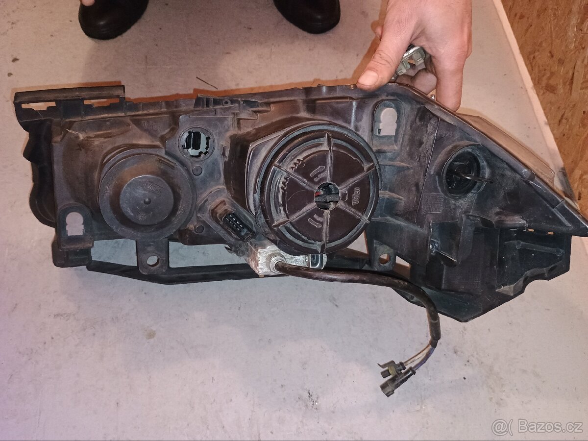 pravý světlomet Renault Megane 2 - 3