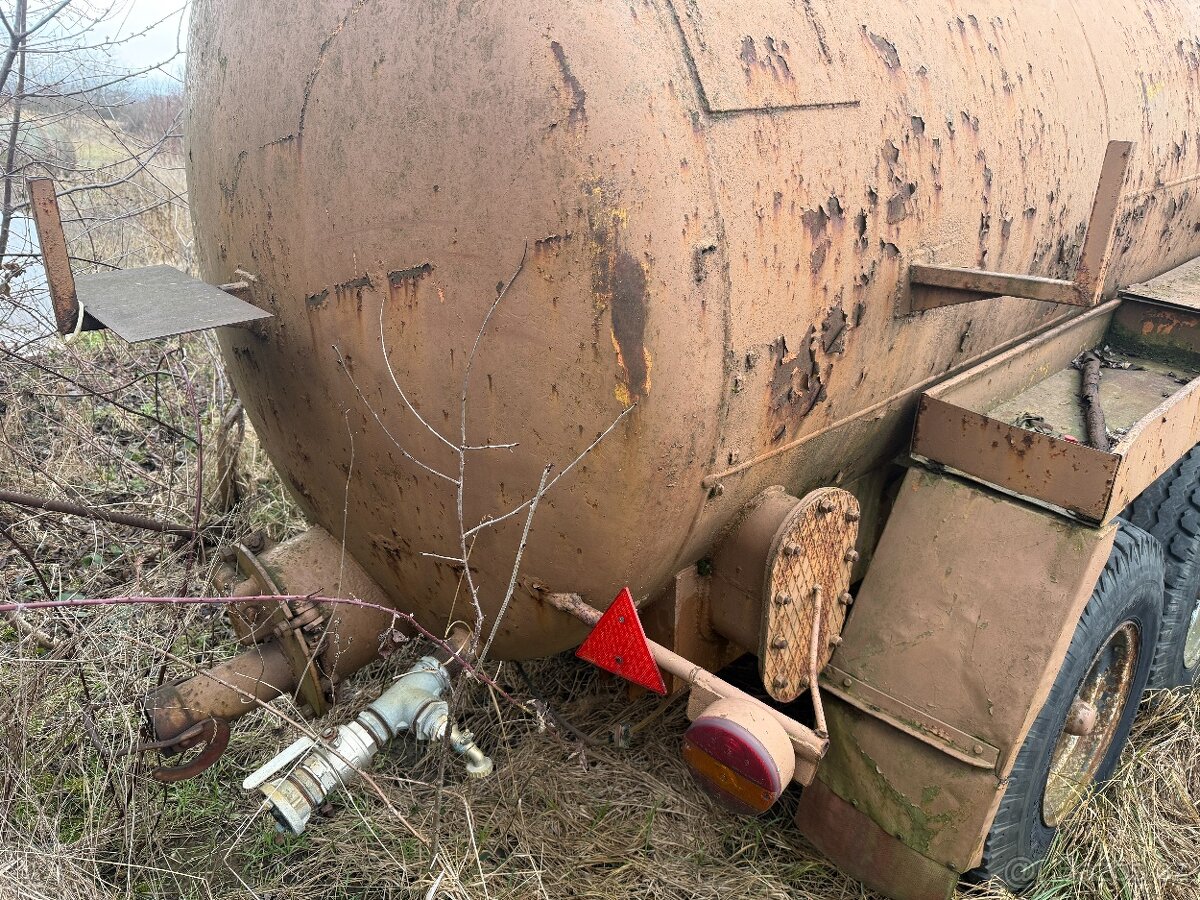 Prodám fekal Malacky 8m3 - 3