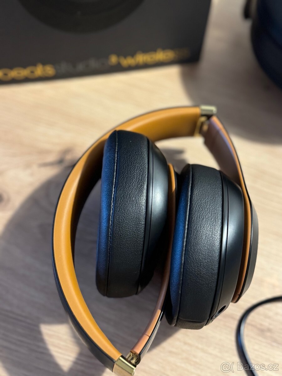 Beats by Dr. Dre Studio3 Wireless - 3