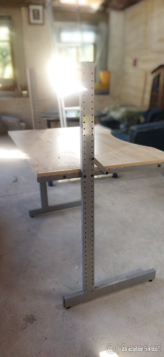 Pracovní polohovací stůl - 3