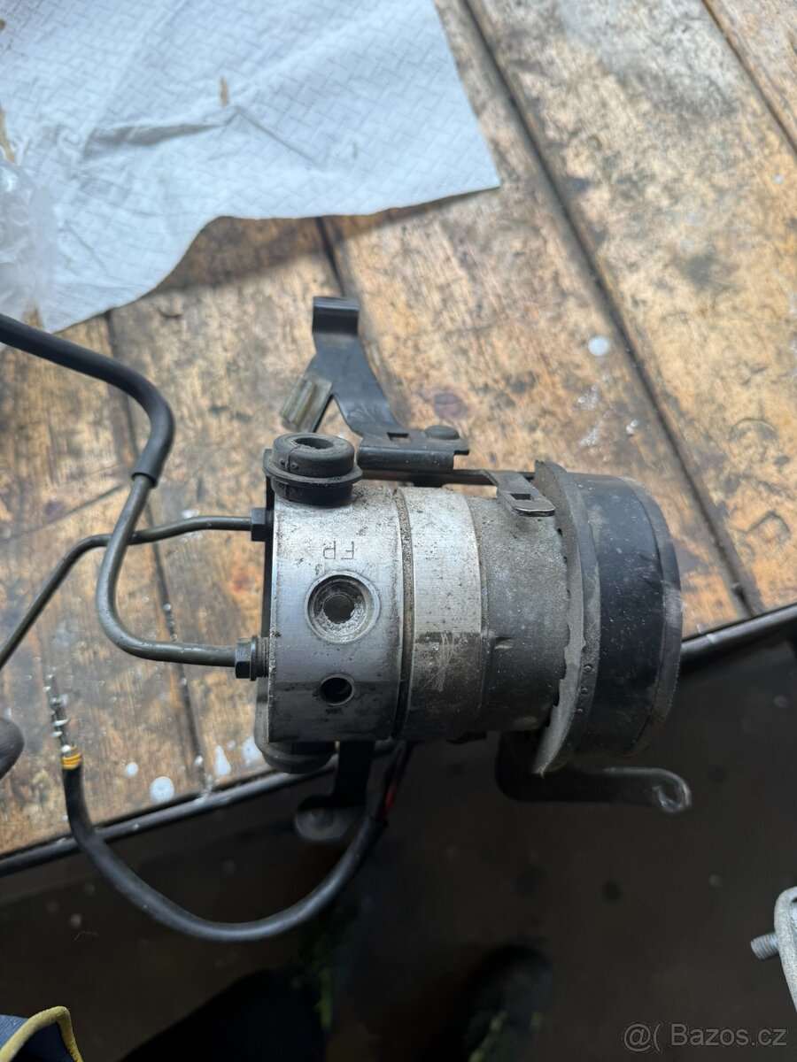 BMW e39 530D ABS pumpa - 3