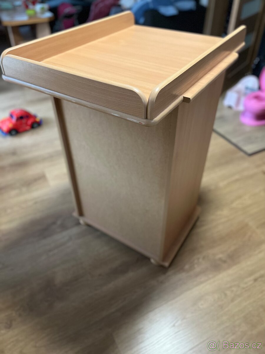 Skříňka s přebalovacím pultem - 3