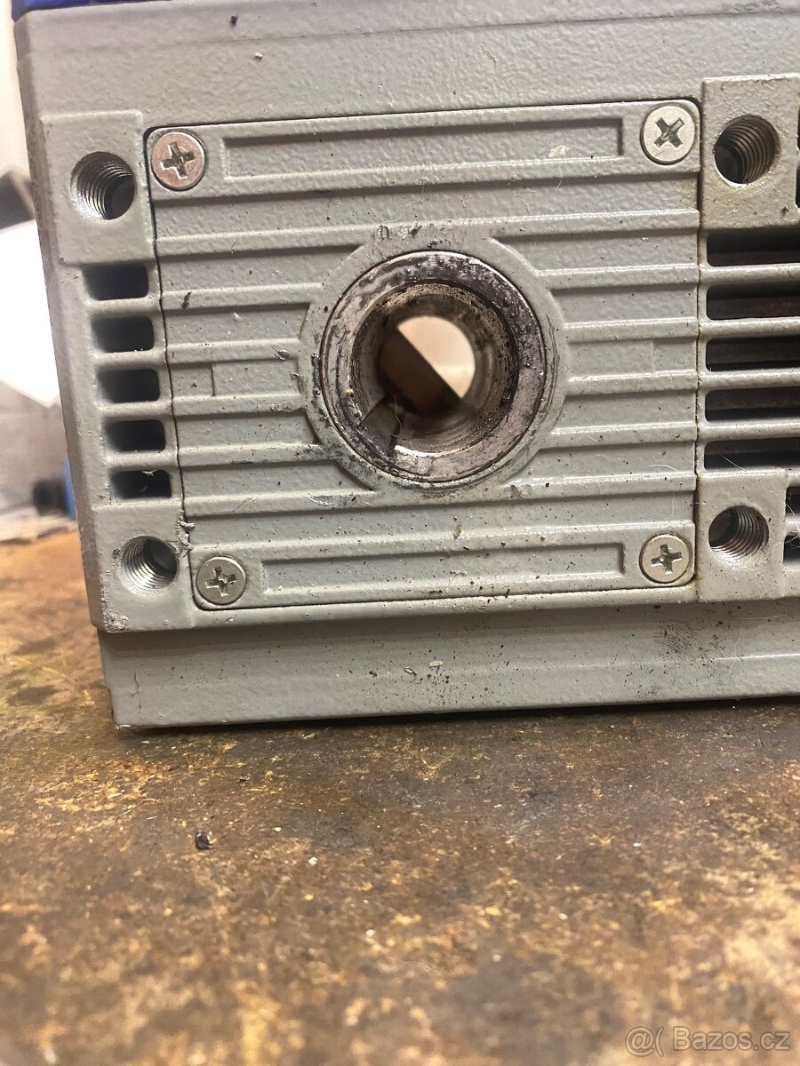 Motor s prevodovkou na branu 70nm - 3