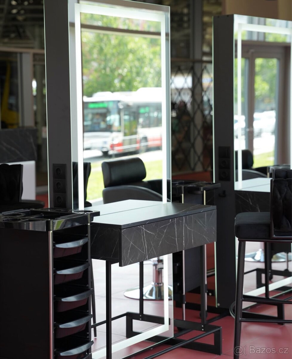 Pronájem kadeřnického křesla Leclat de Jana - 3