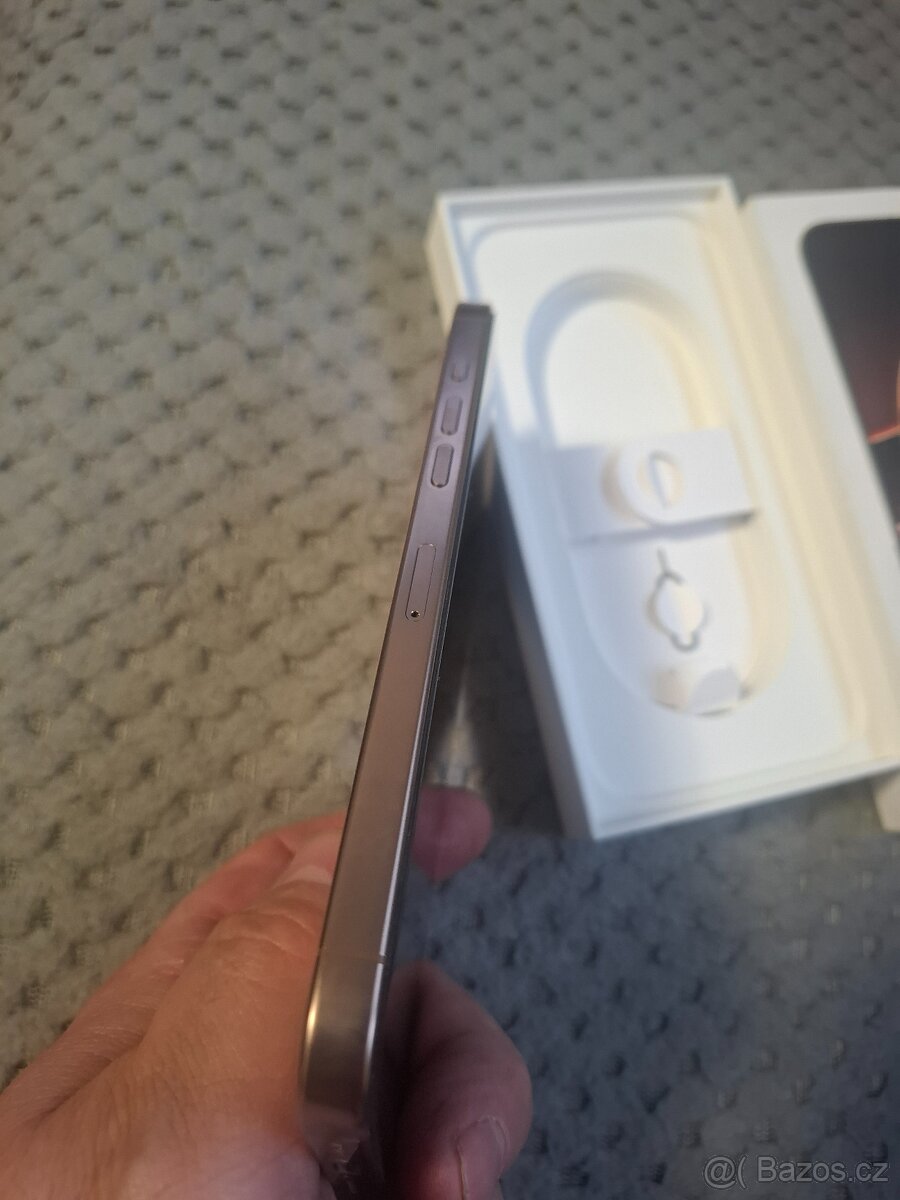 Apple iPhone 16 Pro Max 256GB - 3